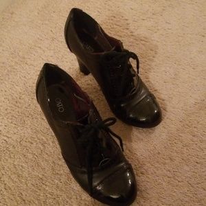 Wing Tip style dress shoe